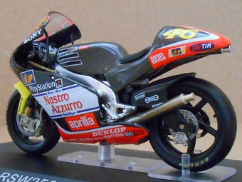 バレンティーノ・ロッシの1999年RSW250模型