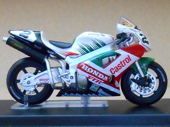 チャンピオンバイクコレクション：VTR1000の模型